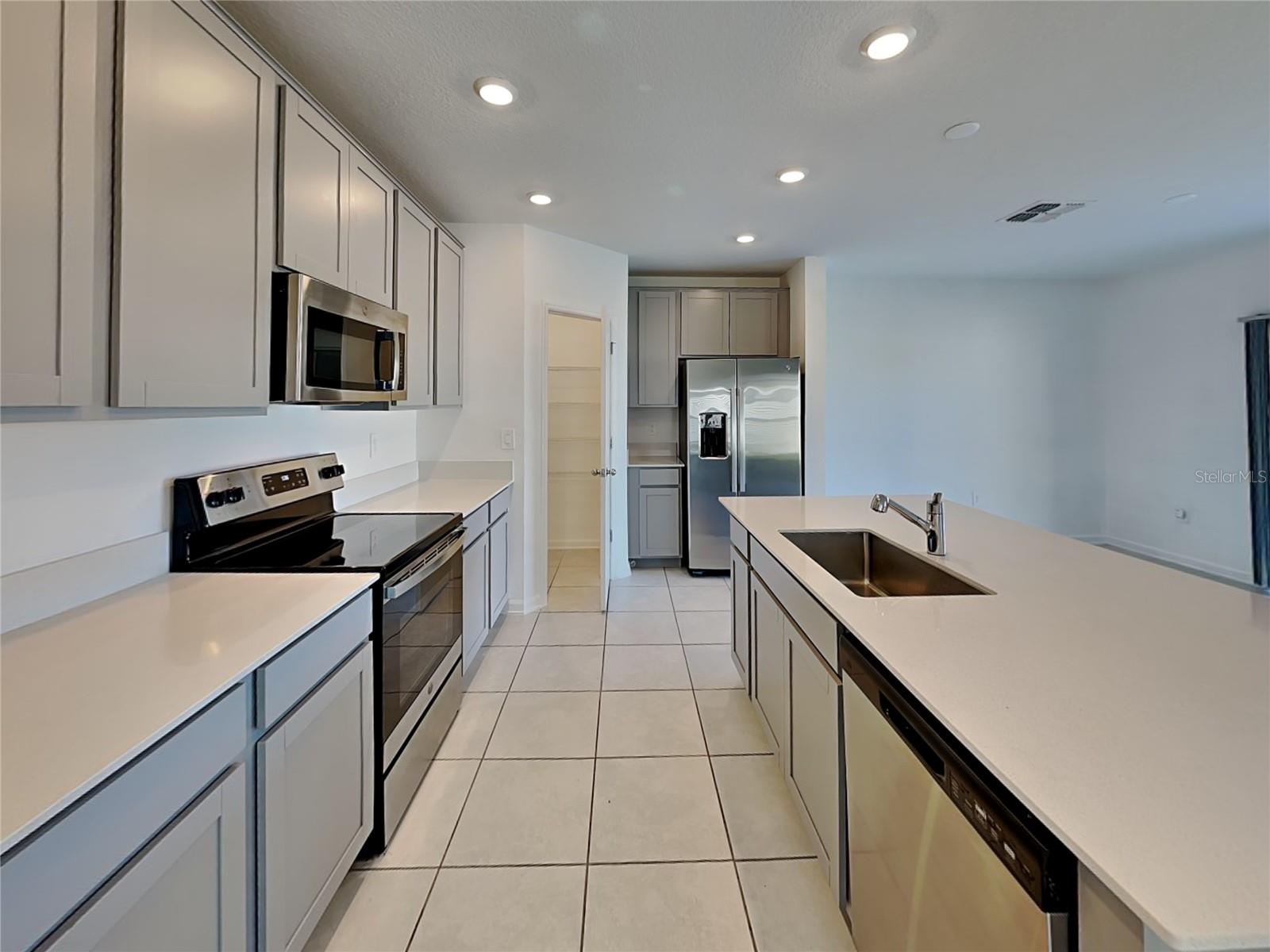 1512 CUMBERLAND AVE, DAVENPORT, FL, 33837