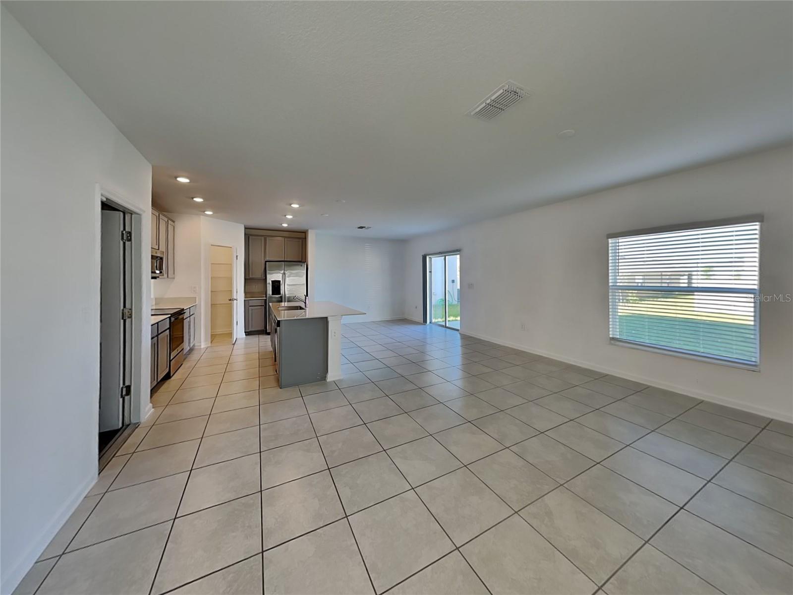 1512 CUMBERLAND AVE, DAVENPORT, FL, 33837