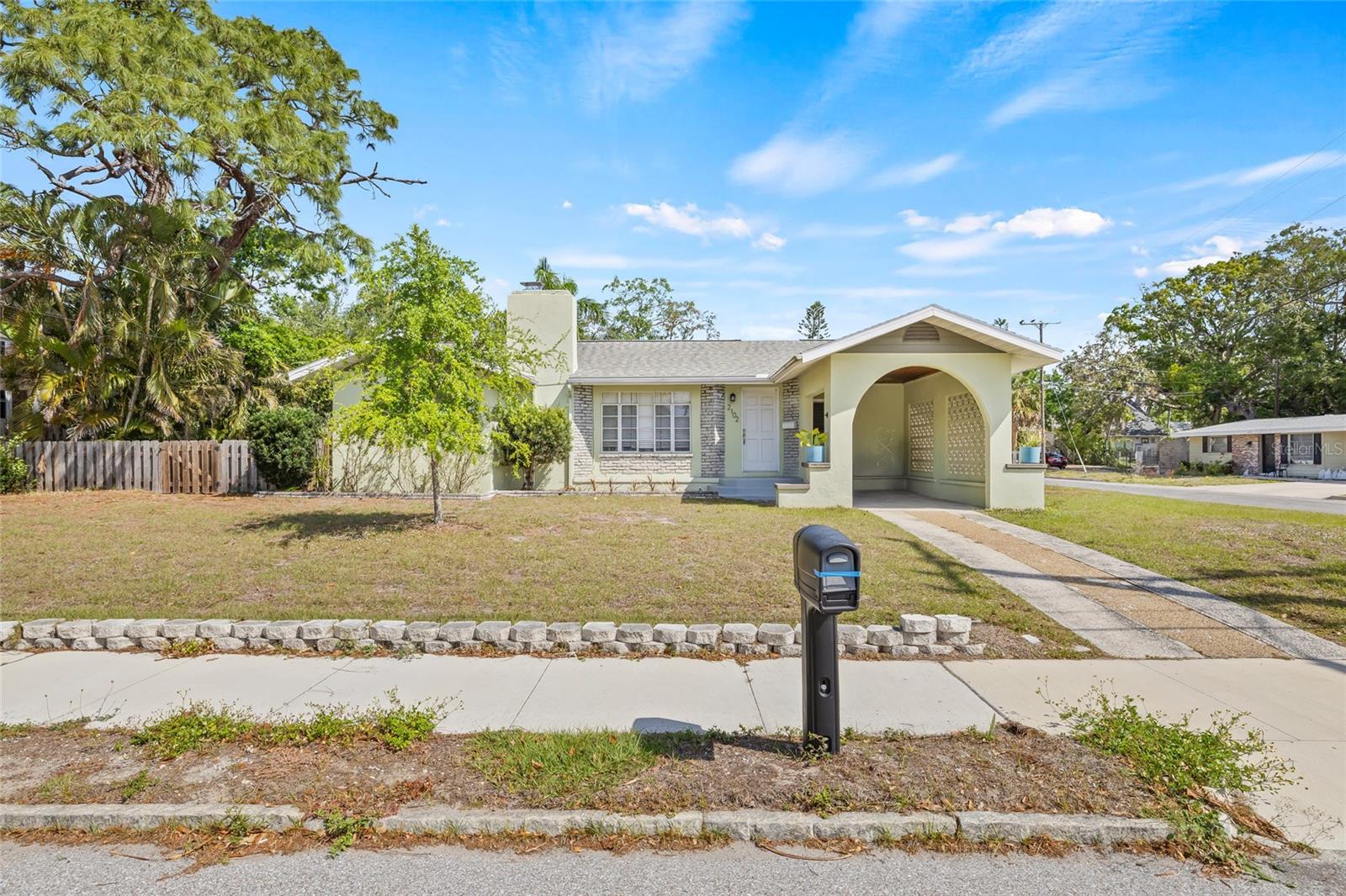 2102 7TH AVE W, BRADENTON, FL, 34205