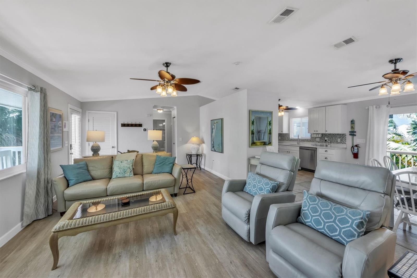 216 69TH ST, HOLMES BEACH, FL, 34217