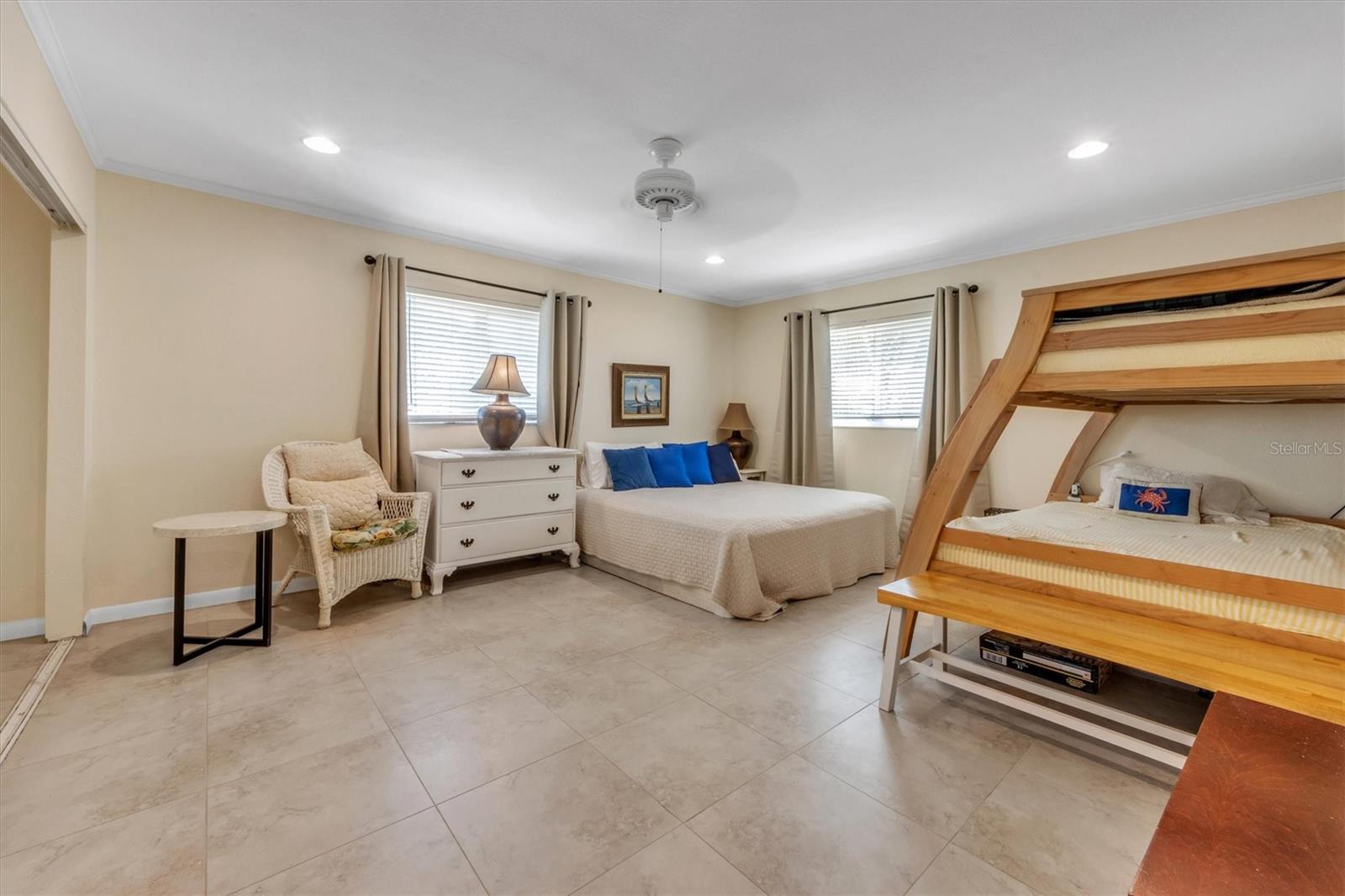 216 69TH ST, HOLMES BEACH, FL, 34217