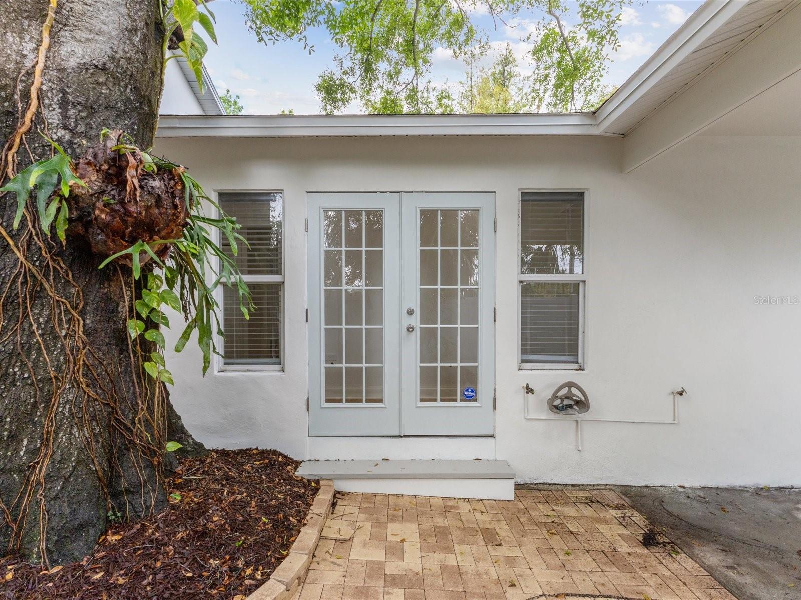 445 33RD AVE N, ST PETERSBURG, FL, 33704