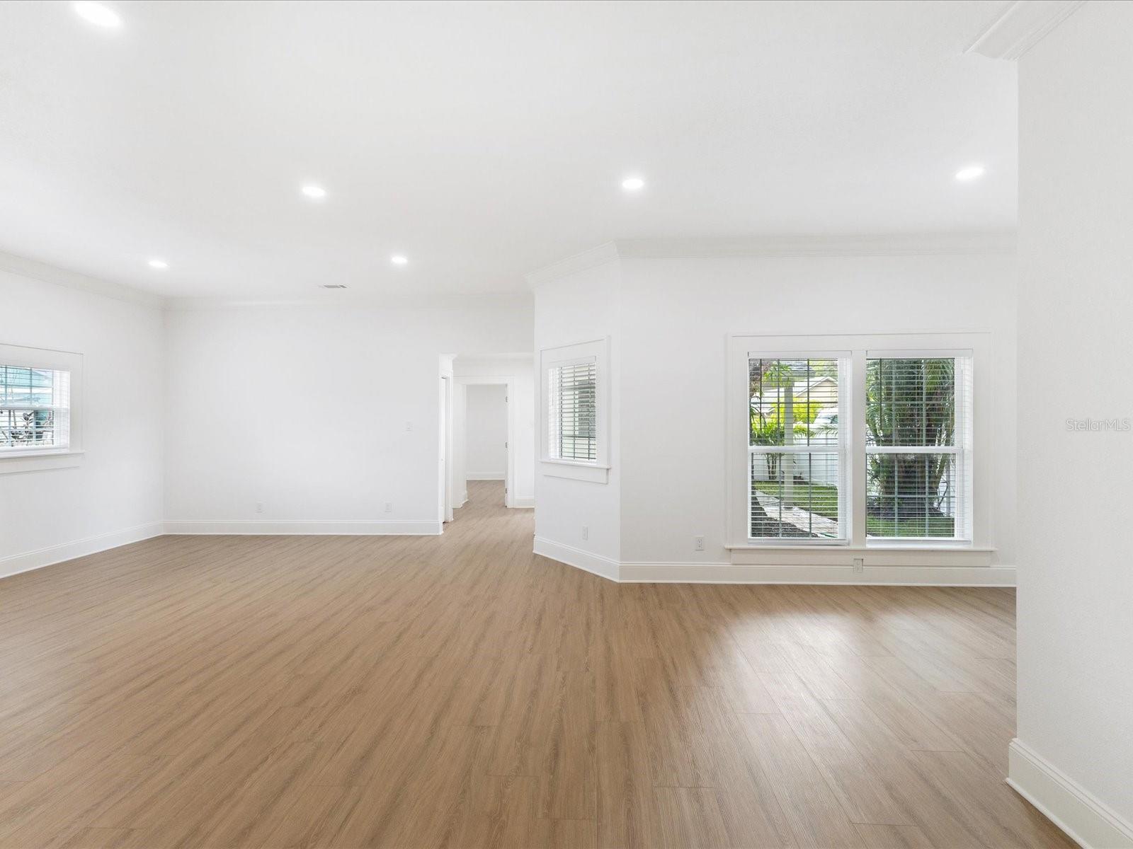 445 33RD AVE N, ST PETERSBURG, FL, 33704