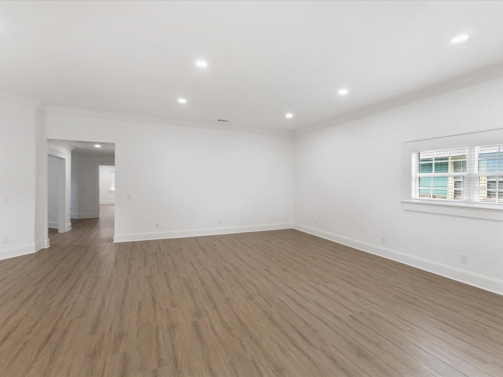 445 33RD AVE N, ST PETERSBURG, FL, 33704