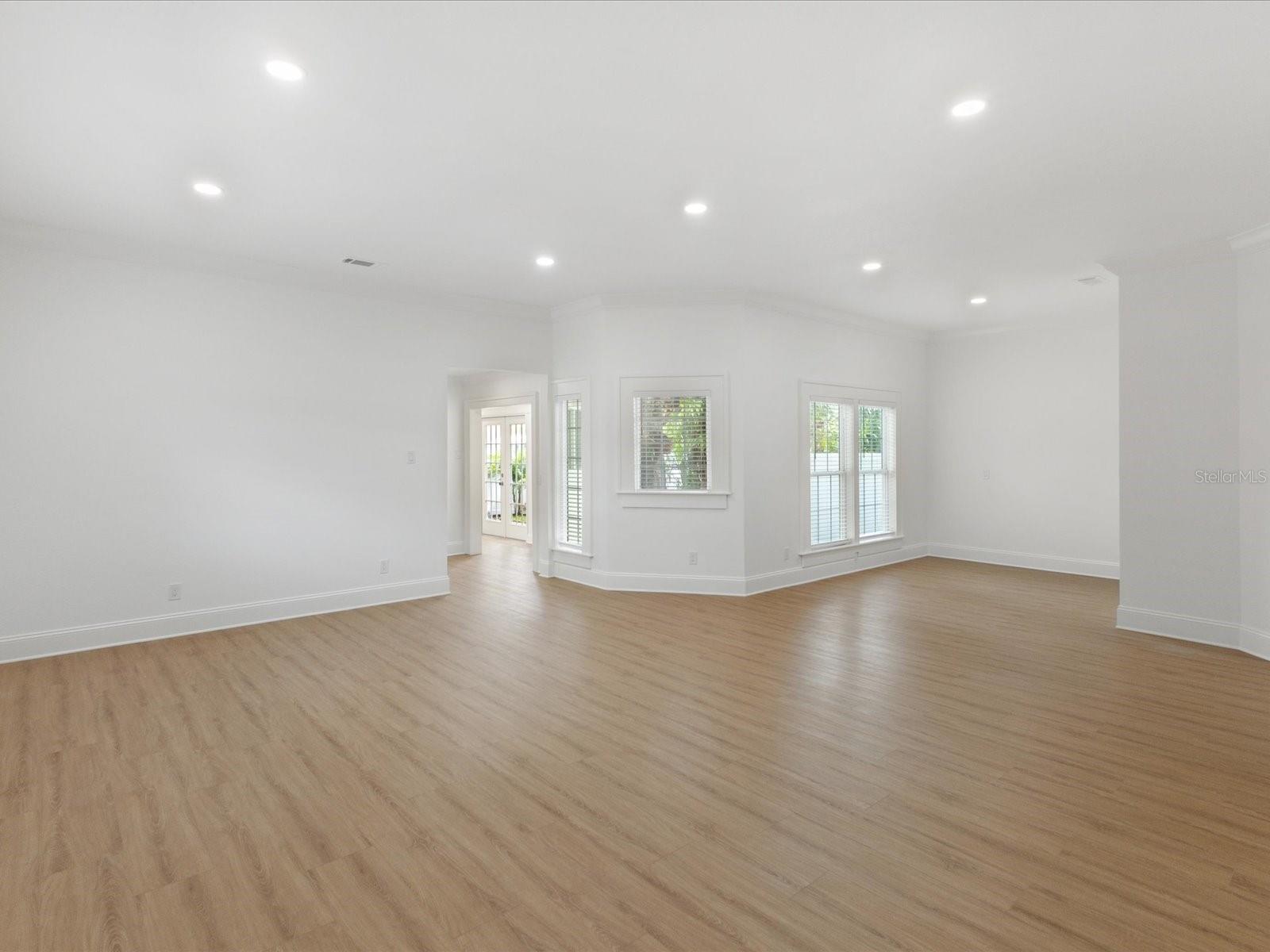 445 33RD AVE N, ST PETERSBURG, FL, 33704