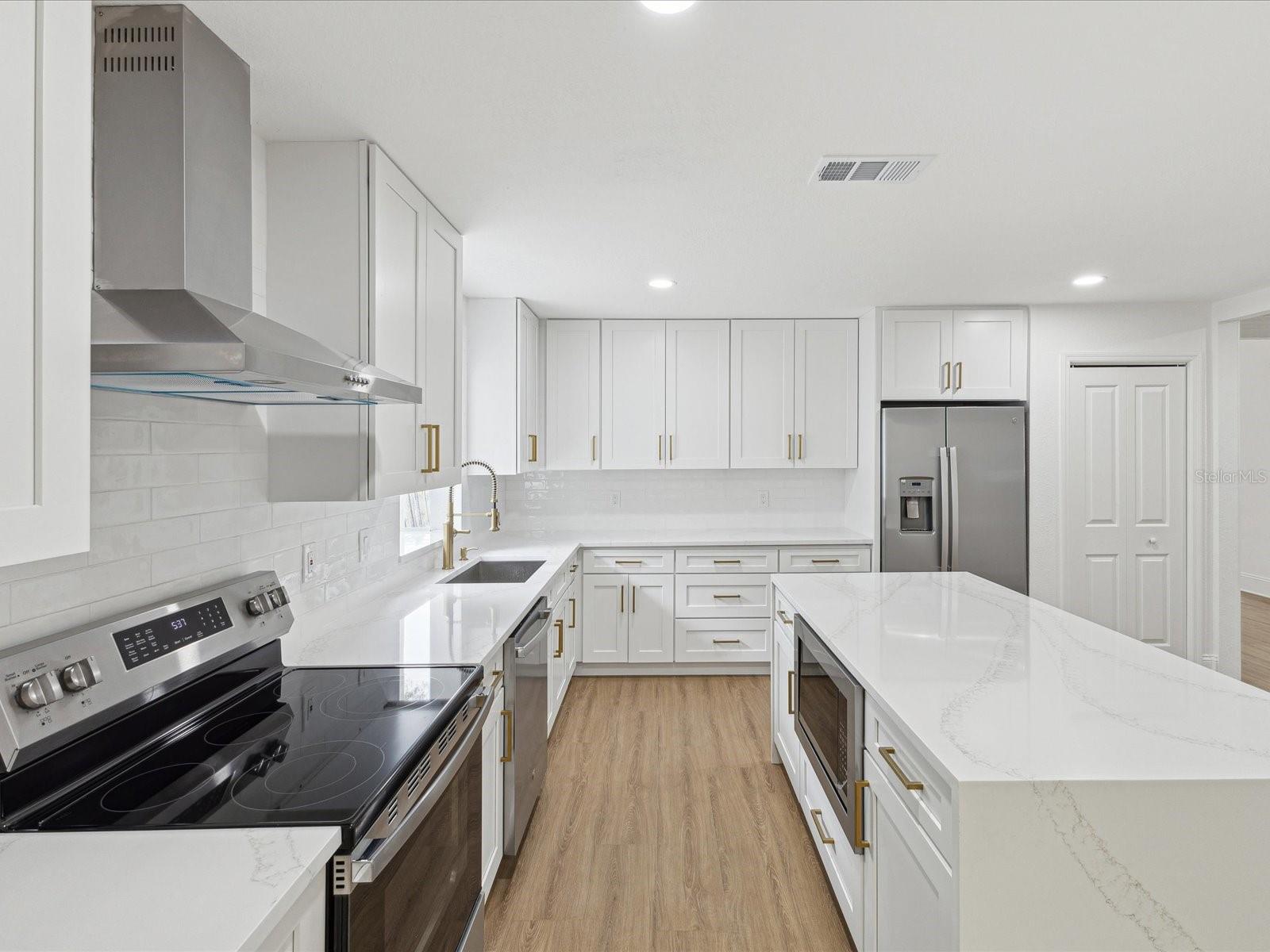 445 33RD AVE N, ST PETERSBURG, FL, 33704