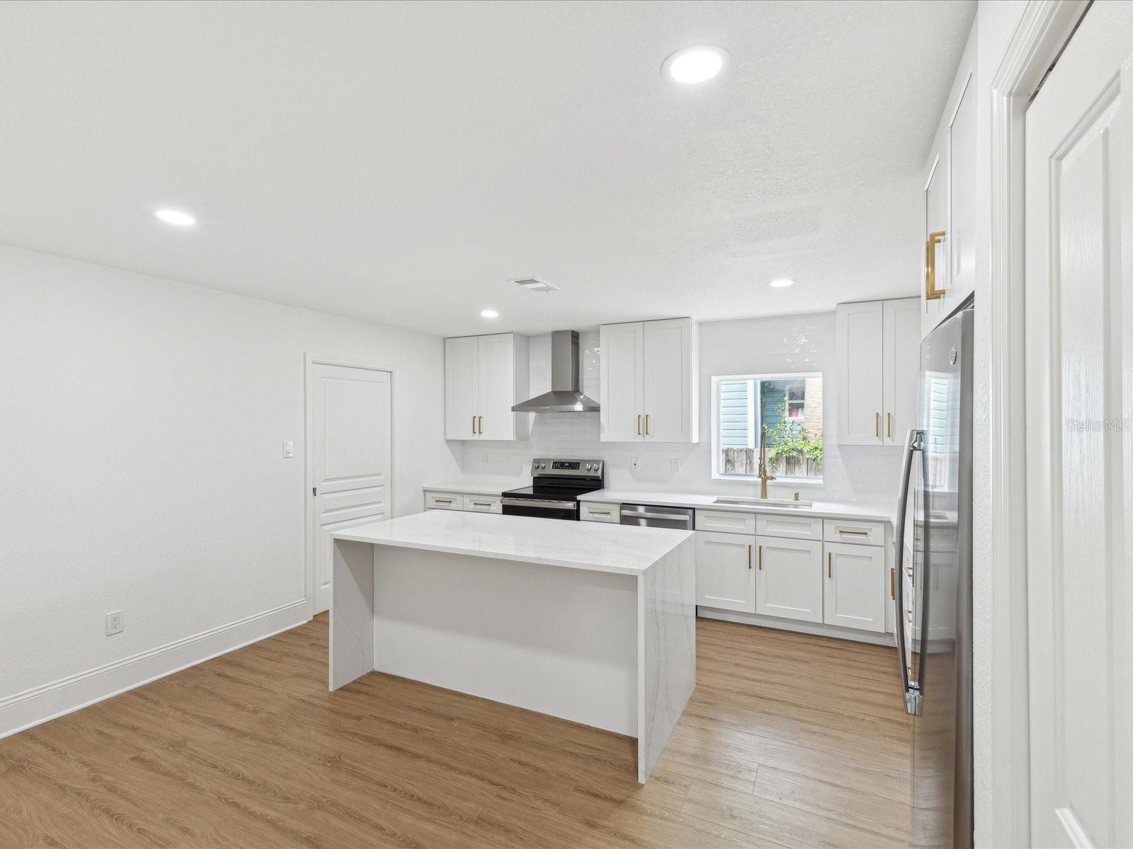 445 33RD AVE N, ST PETERSBURG, FL, 33704