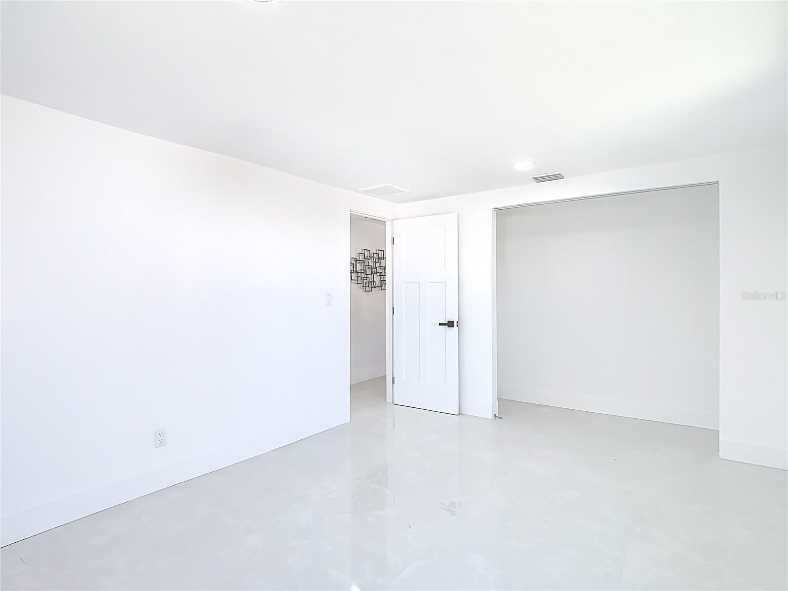 3711 HUNTINGTON ST NE, ST PETERSBURG, FL, 33703