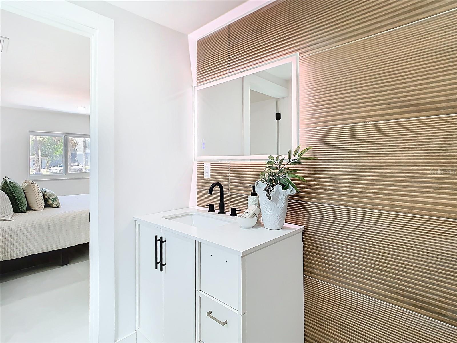 3711 HUNTINGTON ST NE, ST PETERSBURG, FL, 33703