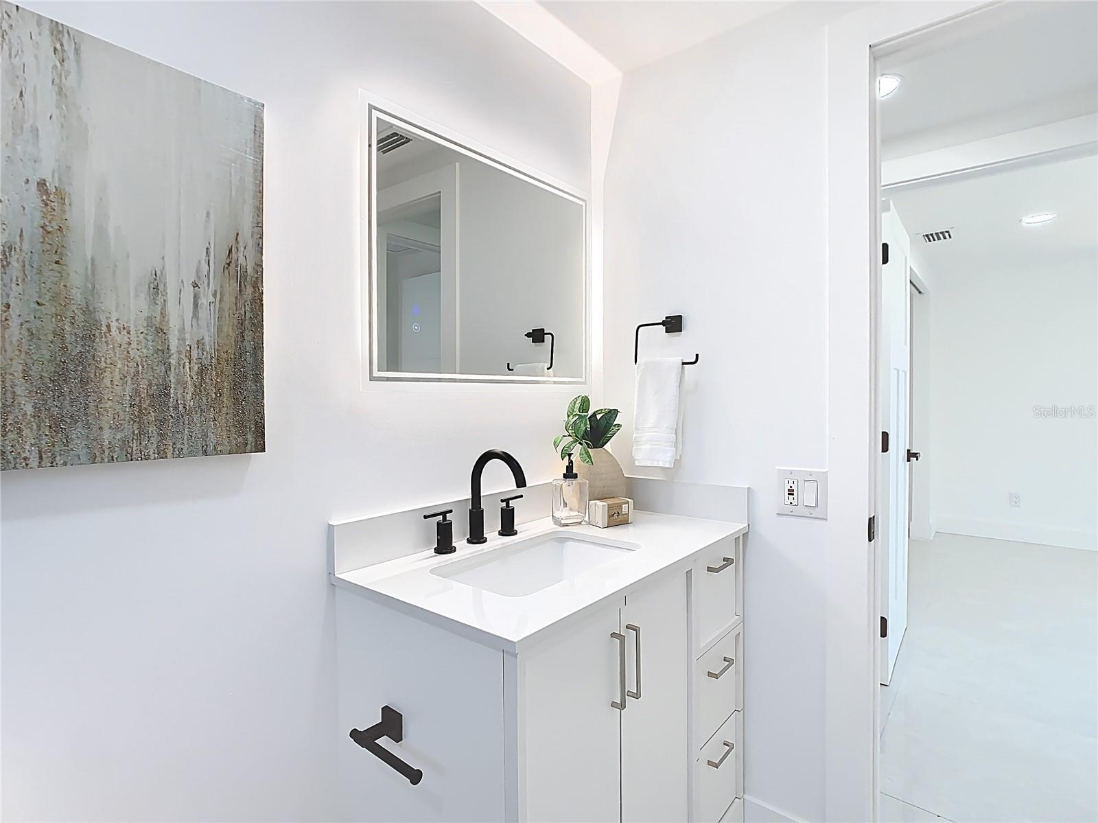 3711 HUNTINGTON ST NE, ST PETERSBURG, FL, 33703