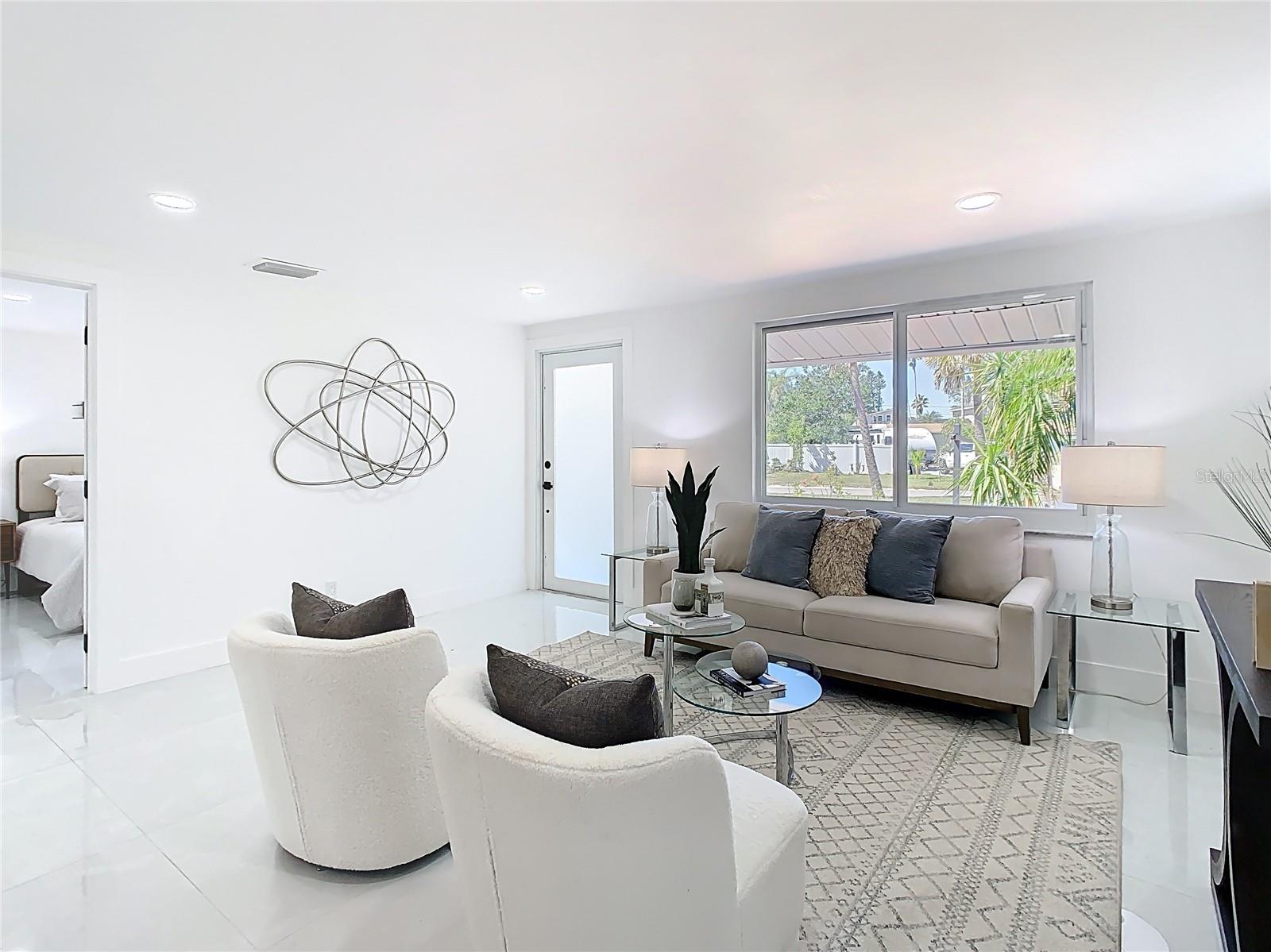 3711 HUNTINGTON ST NE, ST PETERSBURG, FL, 33703