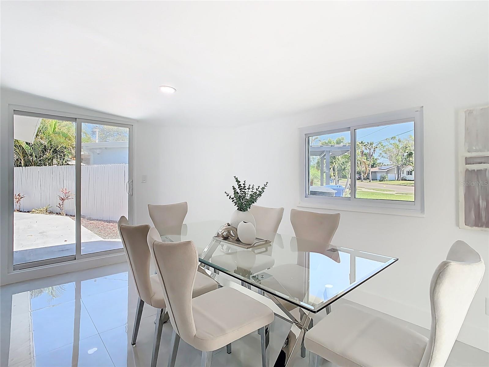 3711 HUNTINGTON ST NE, ST PETERSBURG, FL, 33703