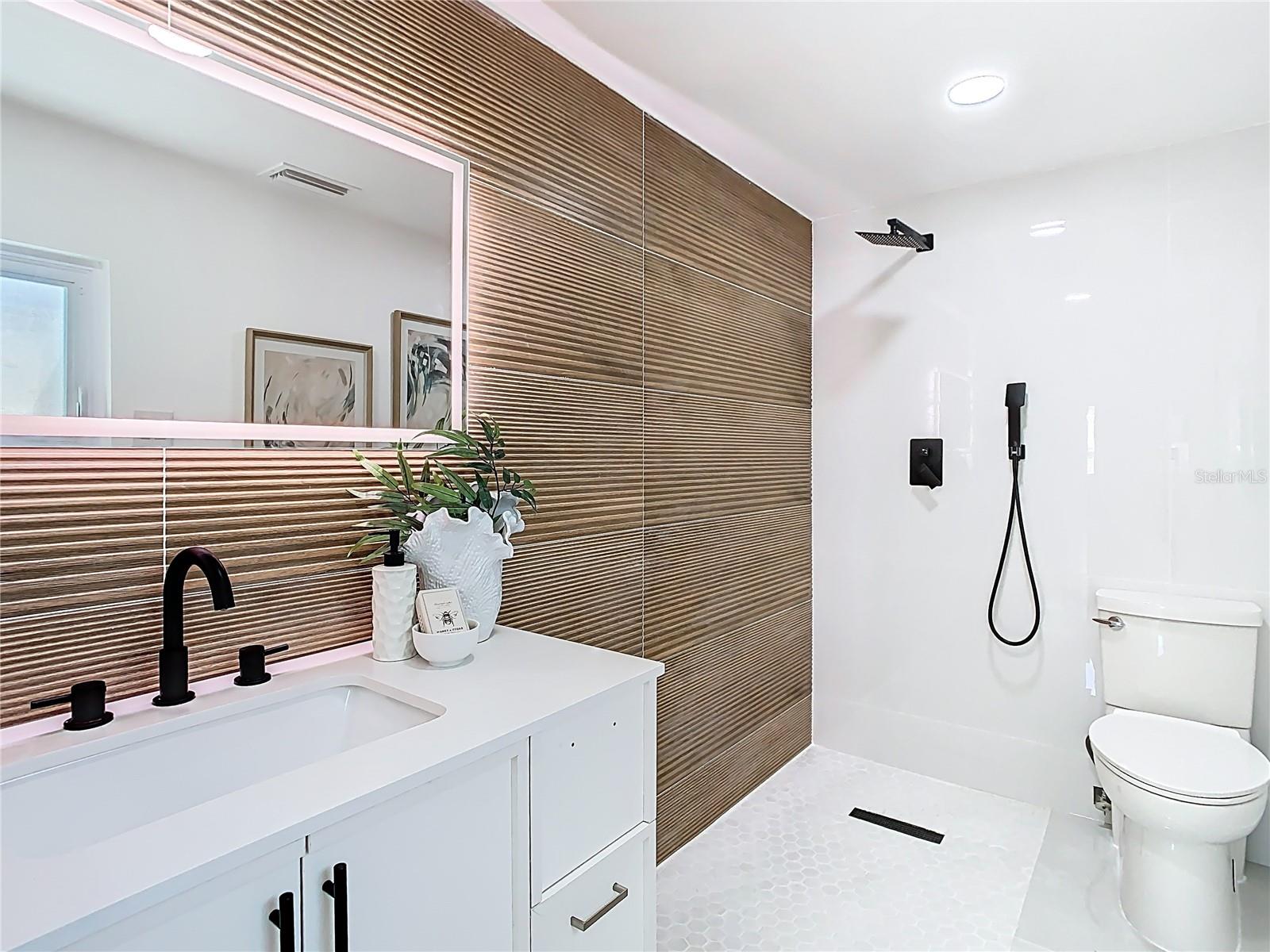 3711 HUNTINGTON ST NE, ST PETERSBURG, FL, 33703