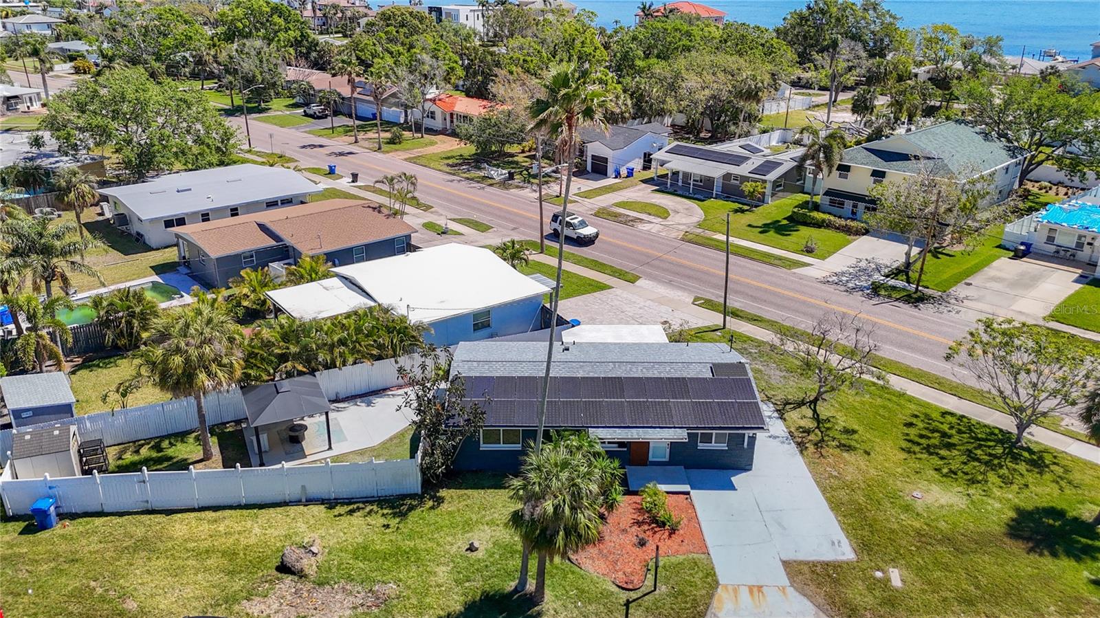 3711 HUNTINGTON ST NE, ST PETERSBURG, FL, 33703