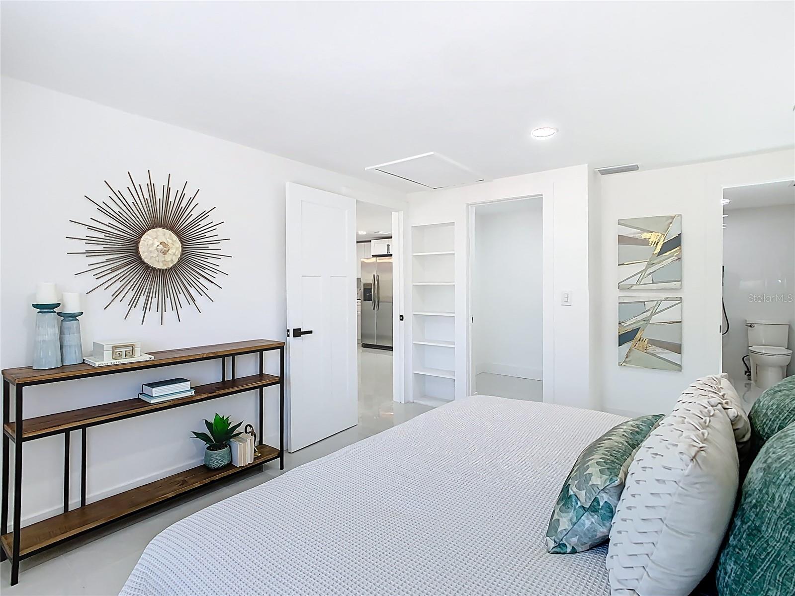 3711 HUNTINGTON ST NE, ST PETERSBURG, FL, 33703