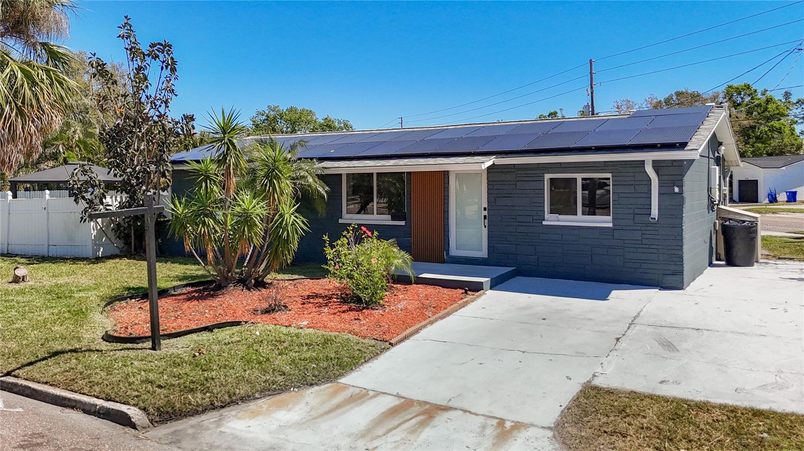 3711 HUNTINGTON ST NE, ST PETERSBURG, FL, 33703