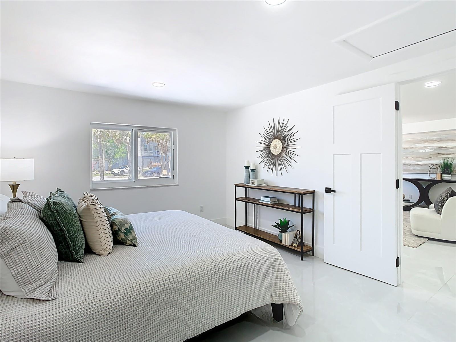 3711 HUNTINGTON ST NE, ST PETERSBURG, FL, 33703