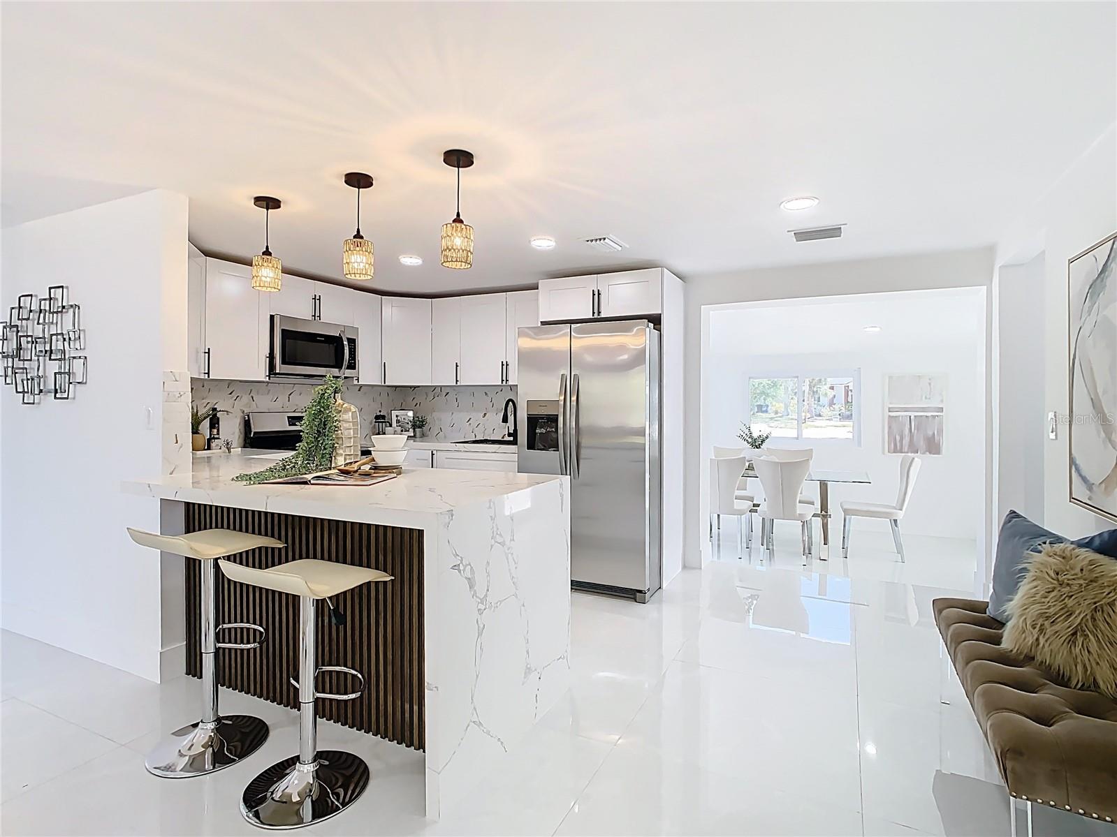 3711 HUNTINGTON ST NE, ST PETERSBURG, FL, 33703