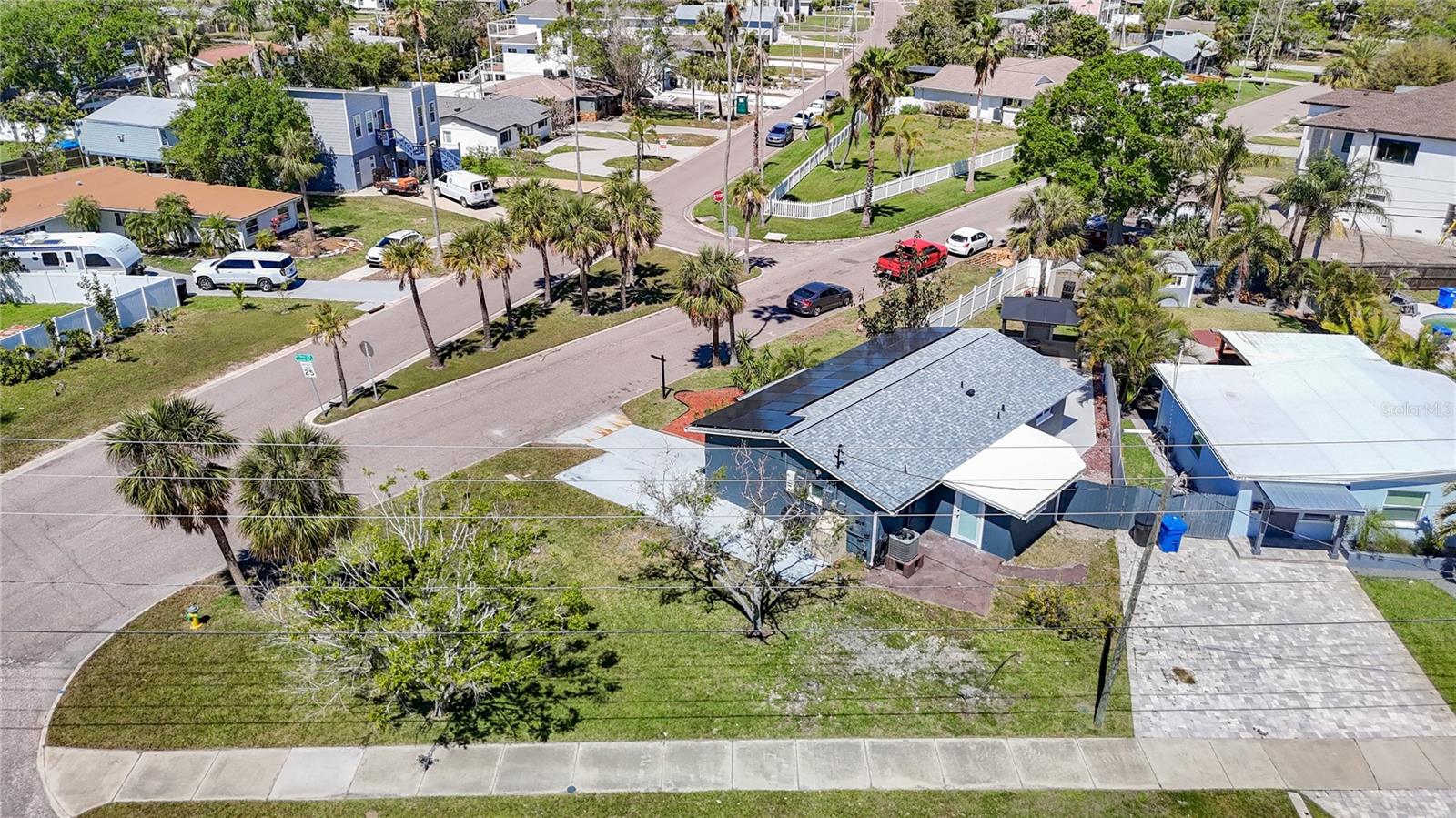 3711 HUNTINGTON ST NE, ST PETERSBURG, FL, 33703