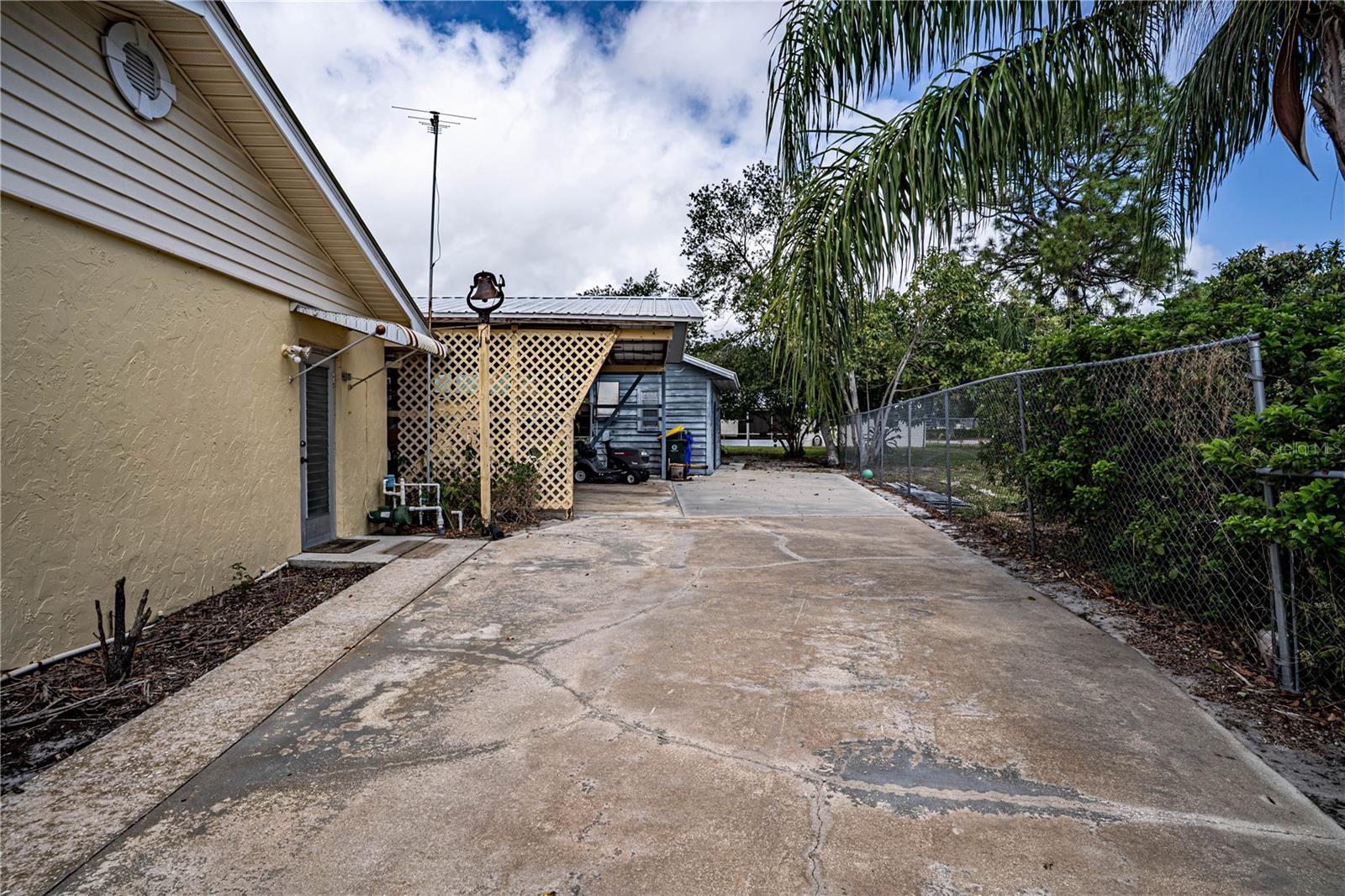 1327 DEER PARK CT, SEBRING, FL, 33872