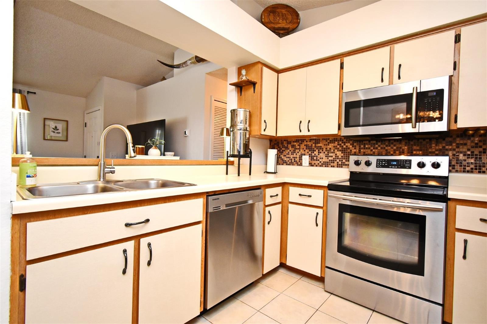 430 E LANSDOWNE AVE, ORANGE CITY, FL, 32763