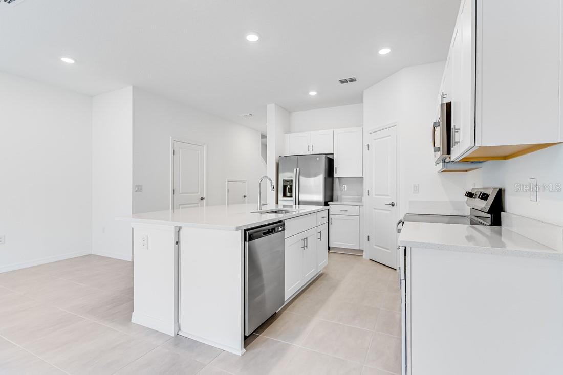 176 RIVER FRONT WAY, EDGEWATER, FL, 32141