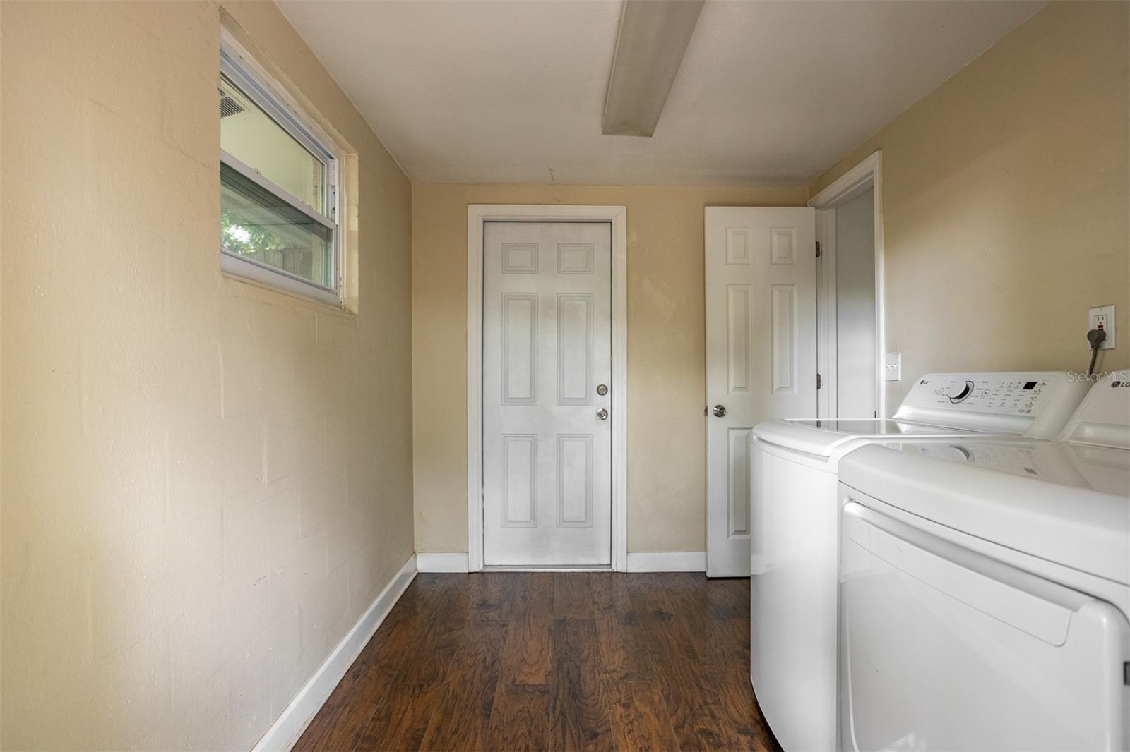 3215 COREY RD, SARASOTA, FL, 34232