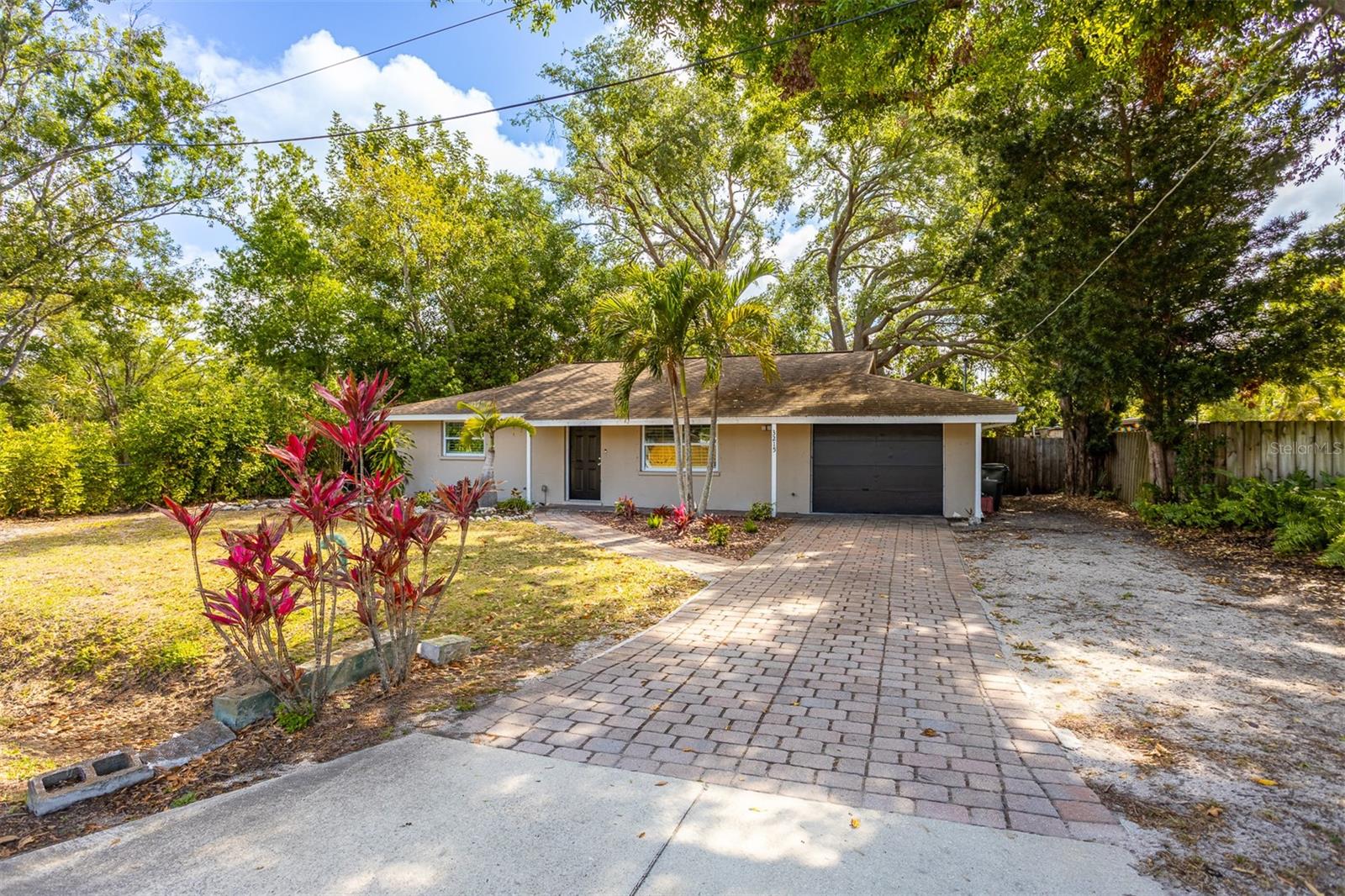 3215 COREY RD, SARASOTA, FL, 34232