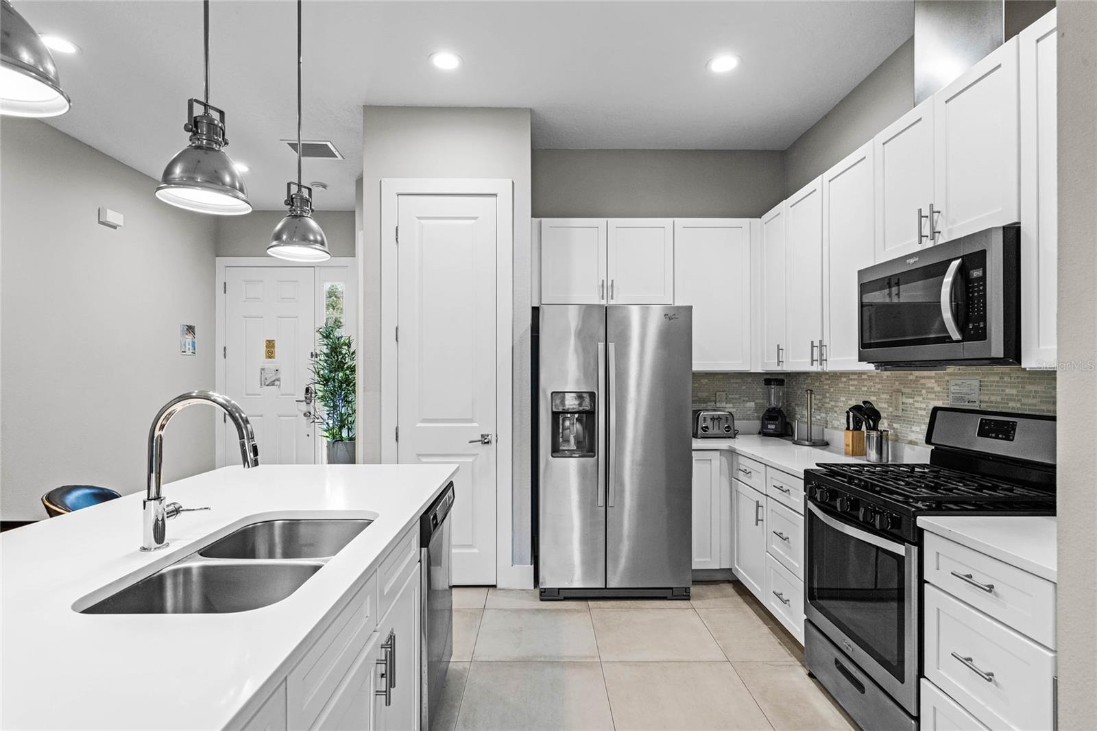 2610 SUNRISE SHORES DR, KISSIMMEE, FL, 34747