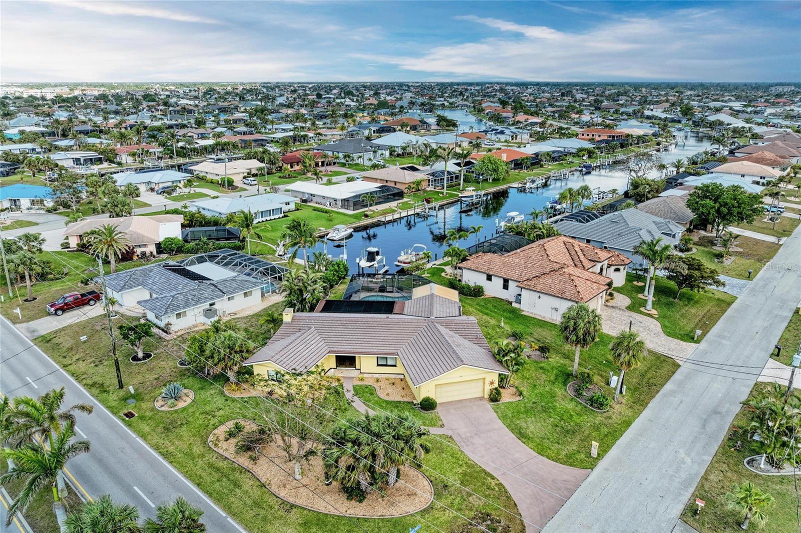 200 CAPRI ISLES CT, PUNTA GORDA, FL, 33950