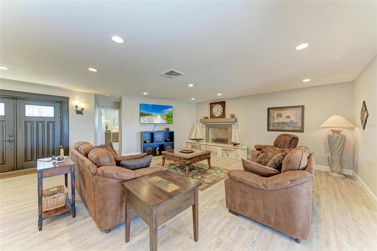 200 CAPRI ISLES CT, PUNTA GORDA, FL, 33950