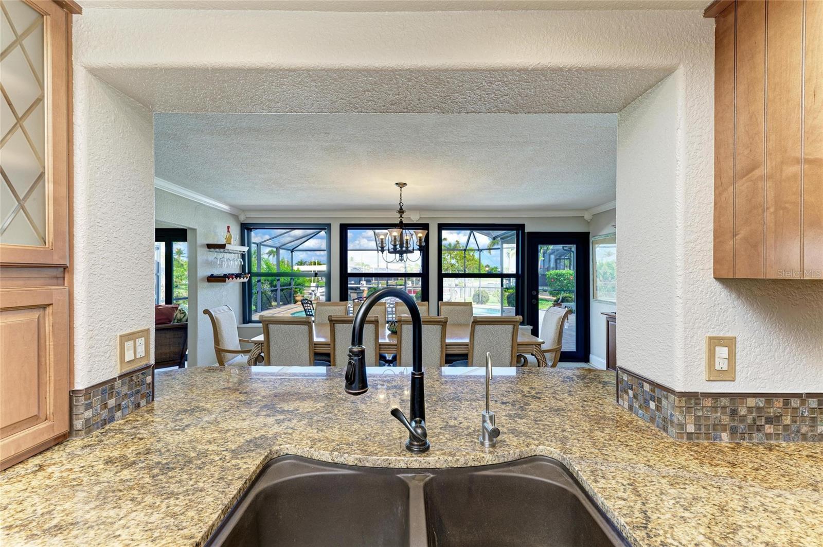 200 CAPRI ISLES CT, PUNTA GORDA, FL, 33950