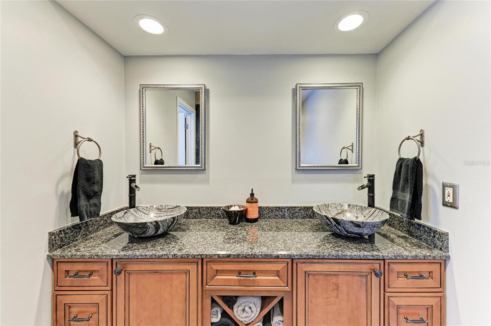 200 CAPRI ISLES CT, PUNTA GORDA, FL, 33950