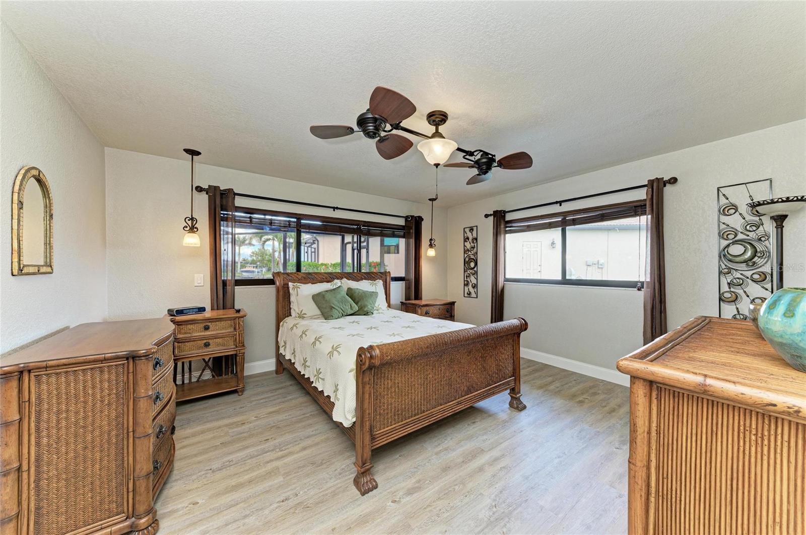 200 CAPRI ISLES CT, PUNTA GORDA, FL, 33950