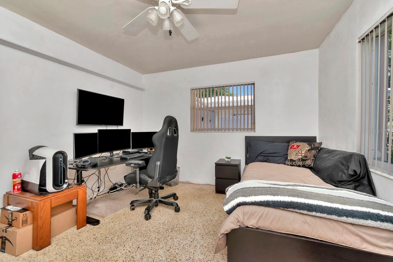 940 43RD AVE NE, ST PETERSBURG, FL, 33703