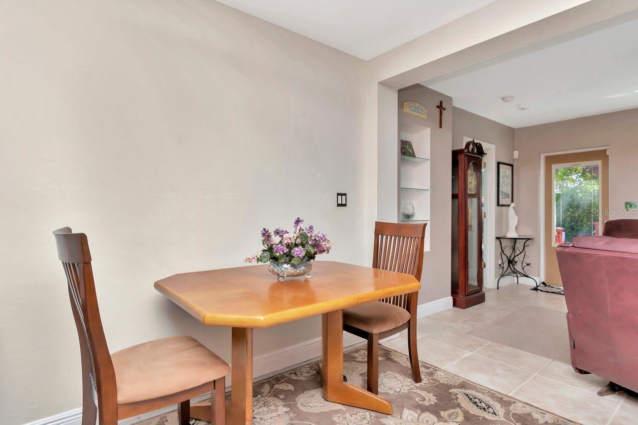 940 43RD AVE NE, ST PETERSBURG, FL, 33703