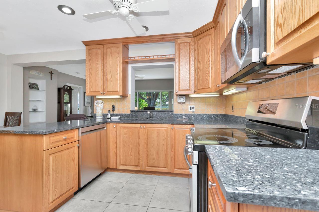 940 43RD AVE NE, ST PETERSBURG, FL, 33703