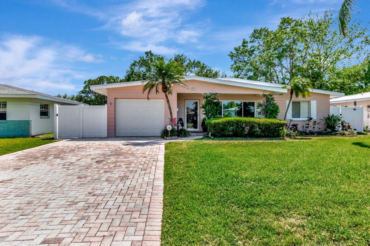 940 43RD AVE NE, ST PETERSBURG, FL, 33703