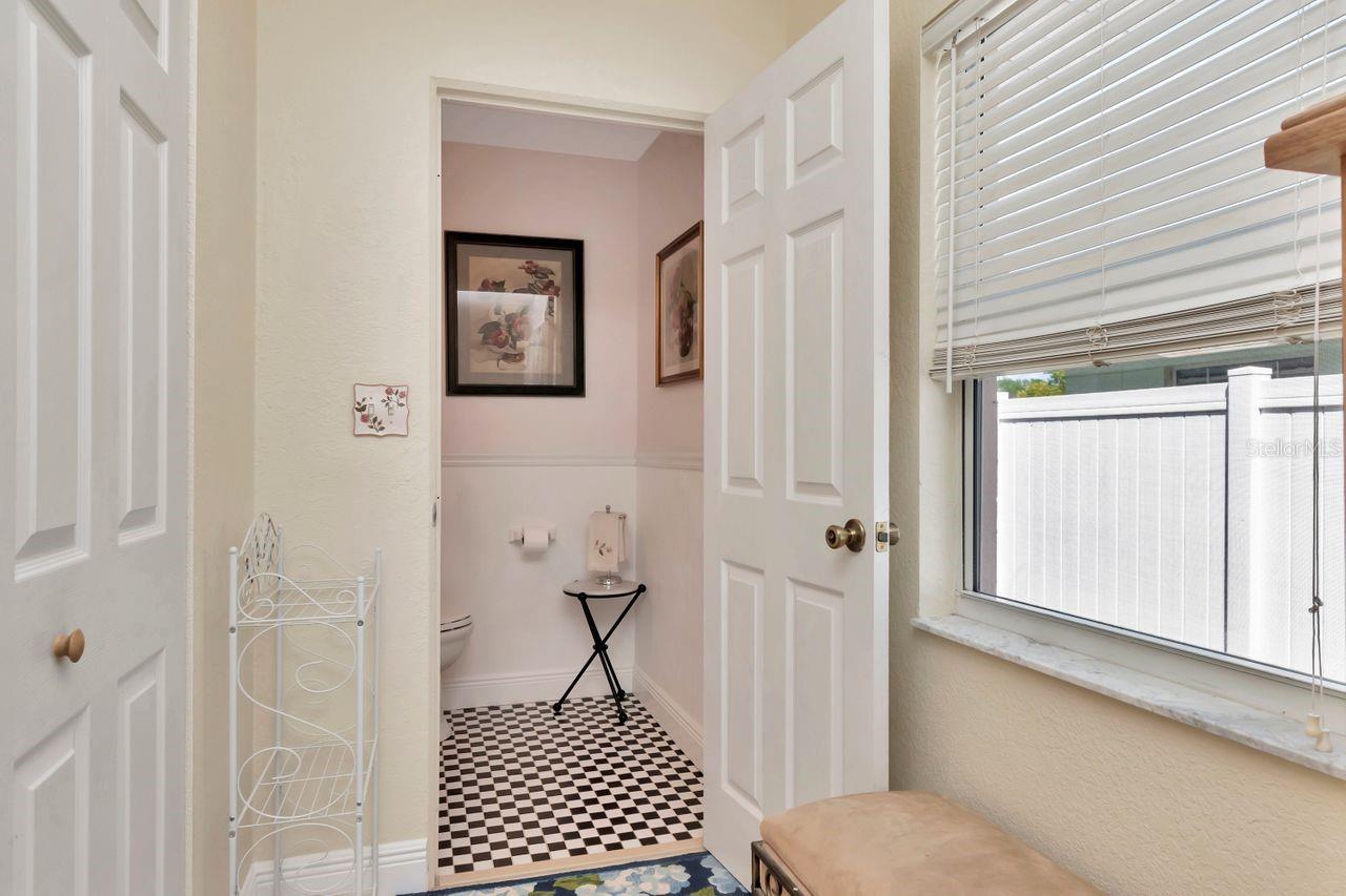 940 43RD AVE NE, ST PETERSBURG, FL, 33703