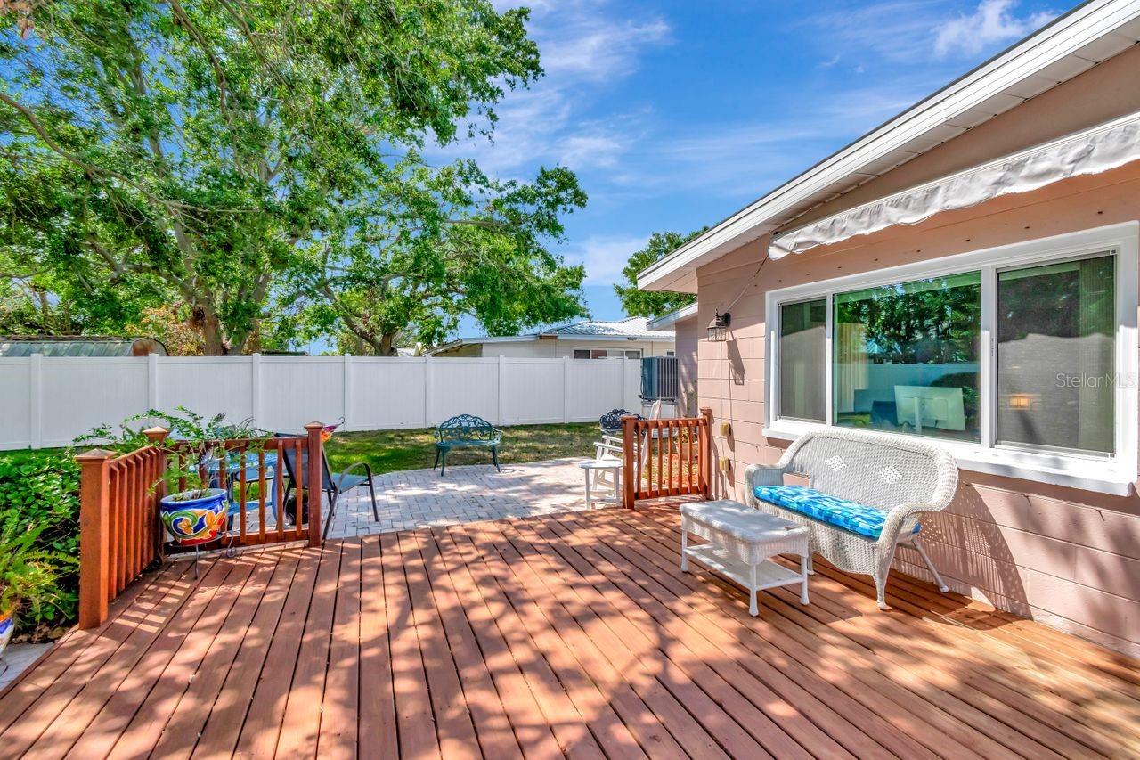 940 43RD AVE NE, ST PETERSBURG, FL, 33703