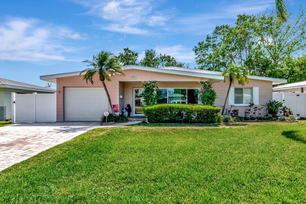 940 43RD AVE NE, ST PETERSBURG, FL, 33703