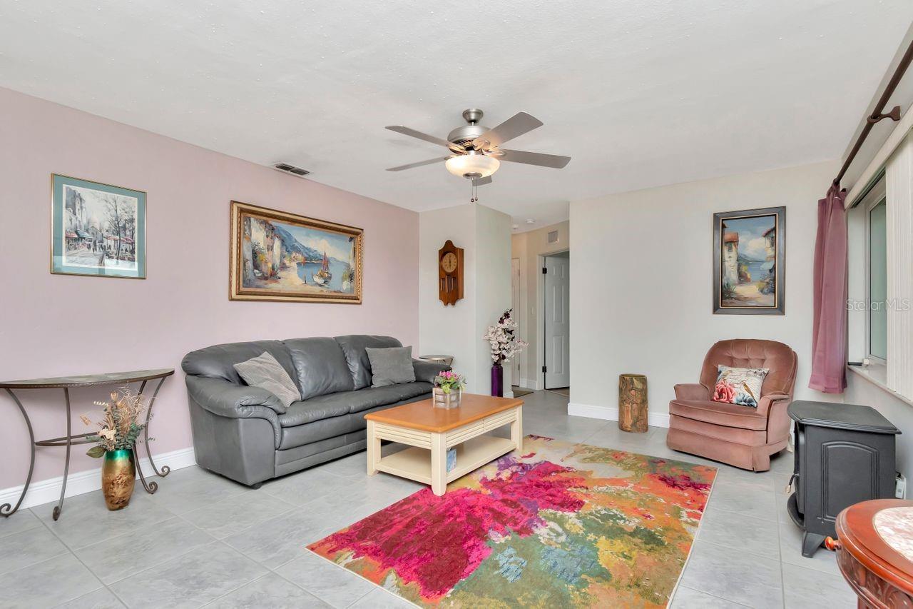 940 43RD AVE NE, ST PETERSBURG, FL, 33703