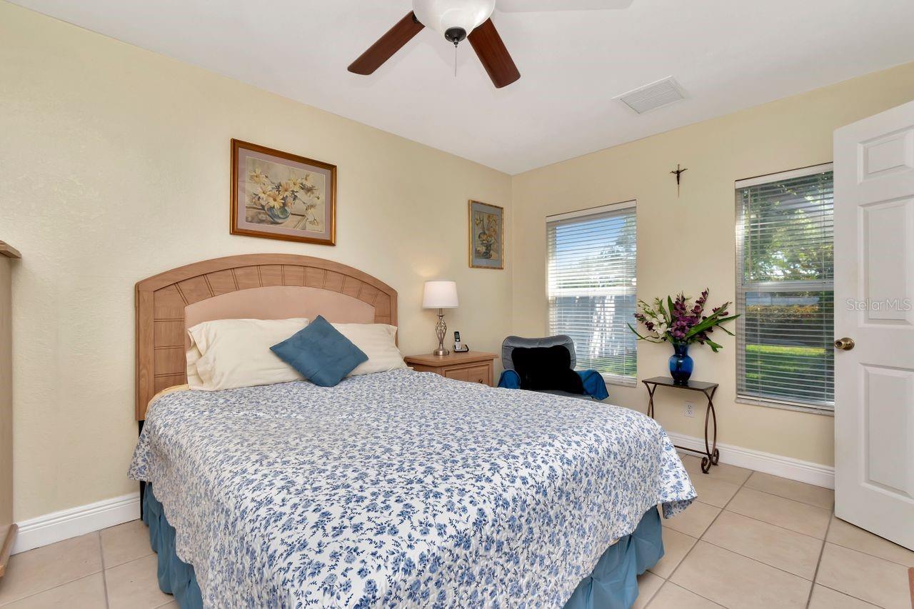 940 43RD AVE NE, ST PETERSBURG, FL, 33703