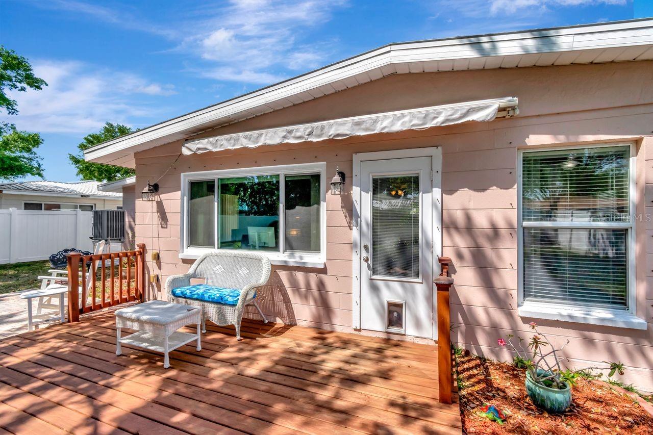 940 43RD AVE NE, ST PETERSBURG, FL, 33703