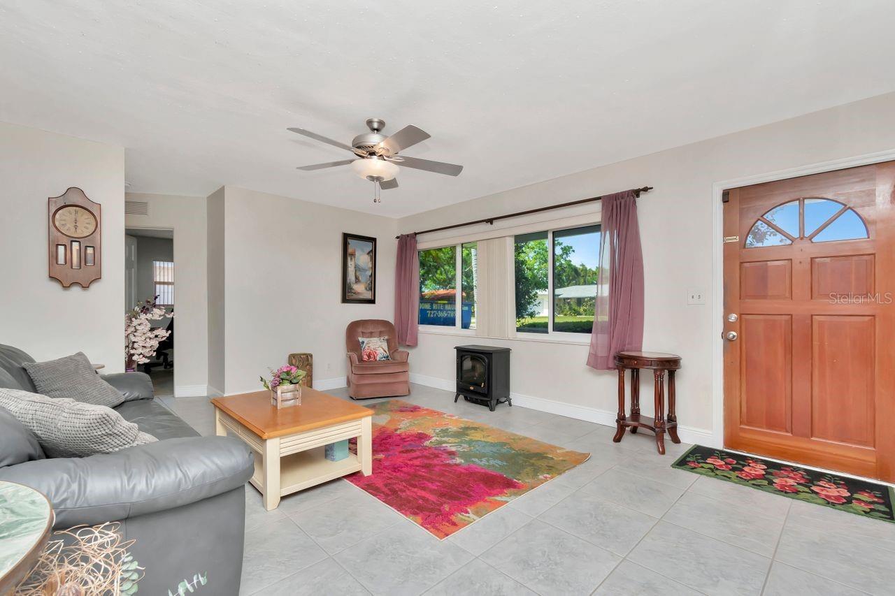 940 43RD AVE NE, ST PETERSBURG, FL, 33703