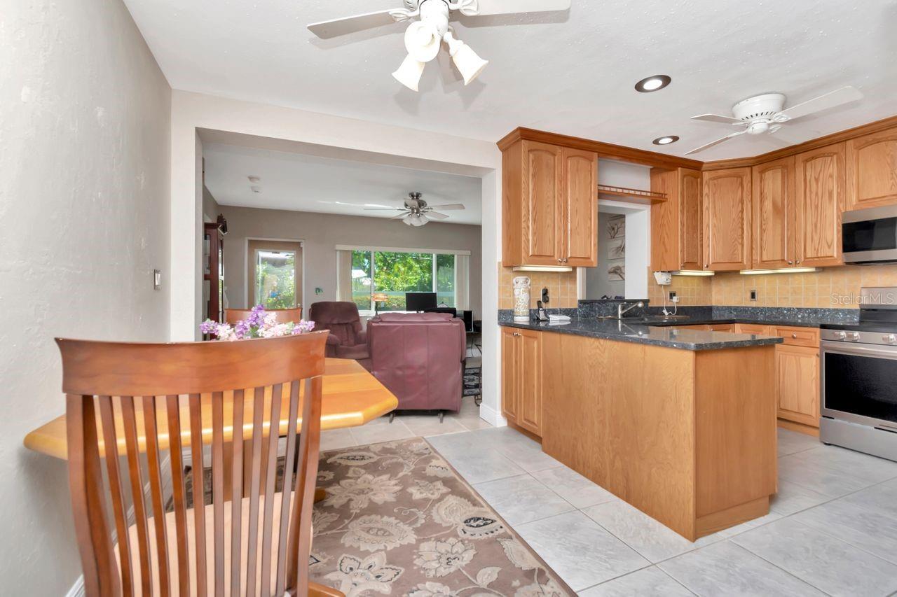 940 43RD AVE NE, ST PETERSBURG, FL, 33703