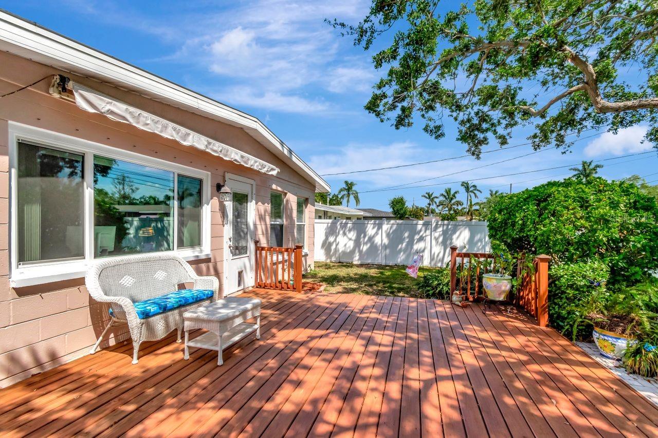 940 43RD AVE NE, ST PETERSBURG, FL, 33703