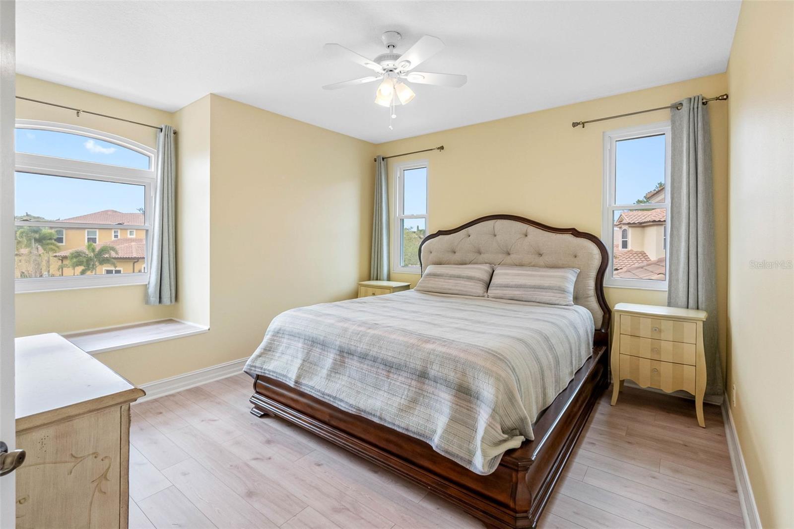 9897 SAGO POINT DR, SEMINOLE, FL, 33777