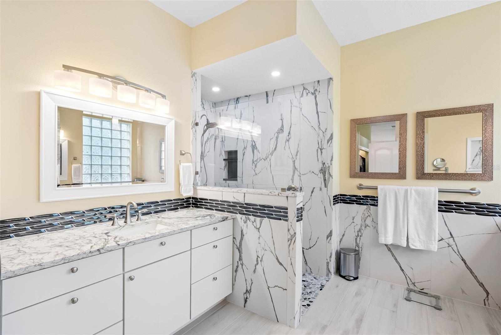 9897 SAGO POINT DR, SEMINOLE, FL, 33777