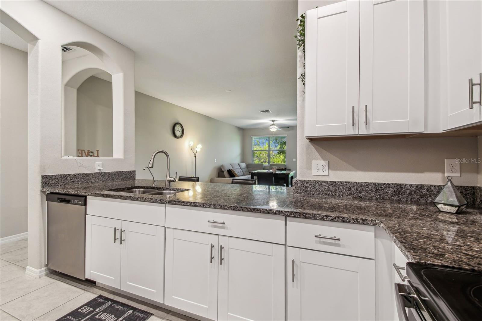 633 ROYAL EMPRESS DR, RUSKIN, FL, 33570